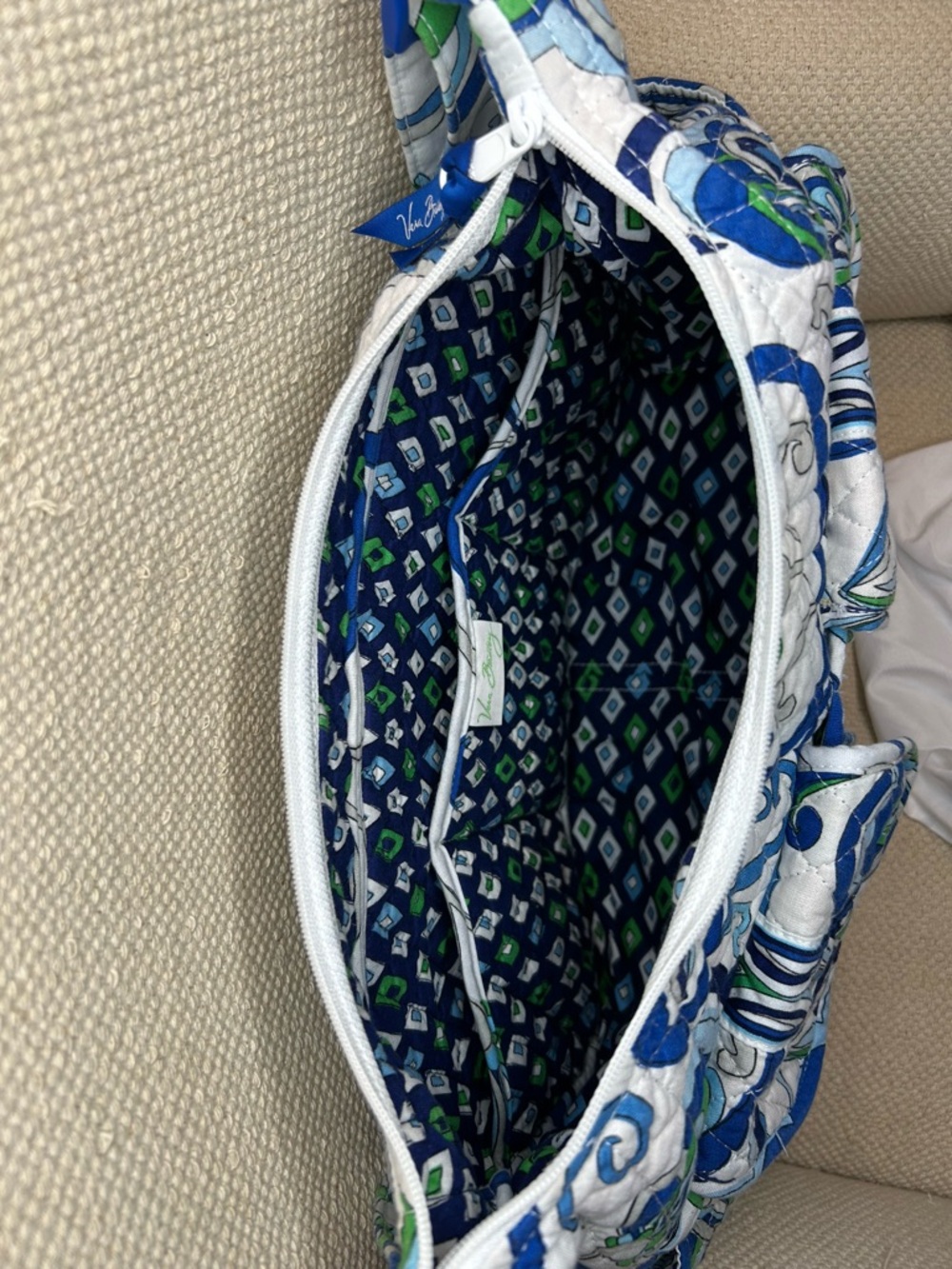 Vera Bradley Cargo Sling in Mediterranean White EUC - Picture 9 of 9